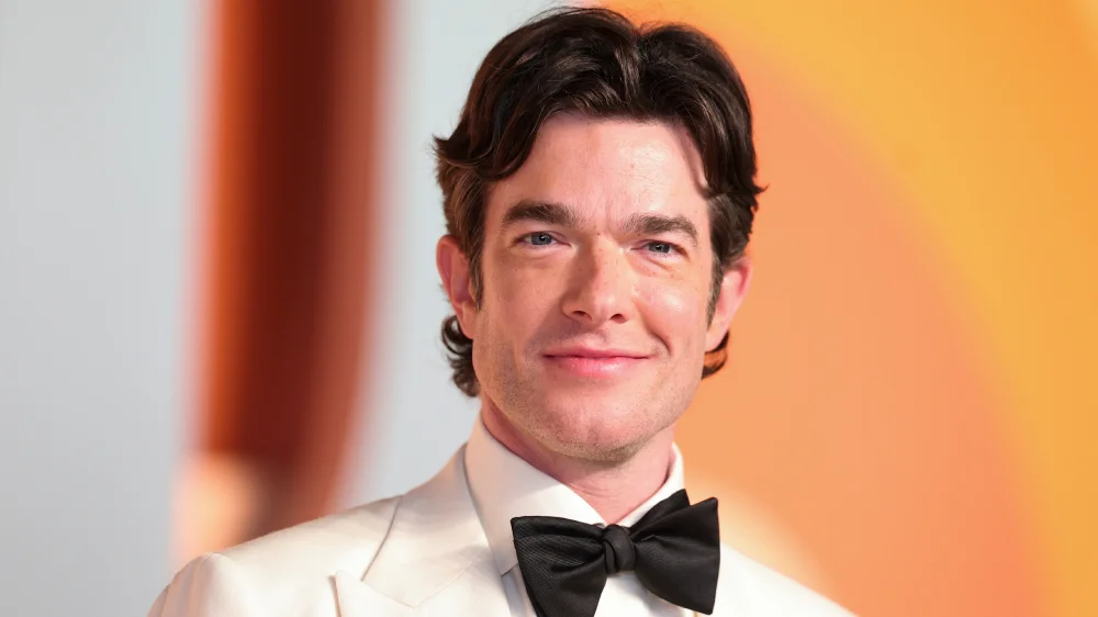 John Mulaney perto de assumir Maxwell Smart em reboot de Get Smart