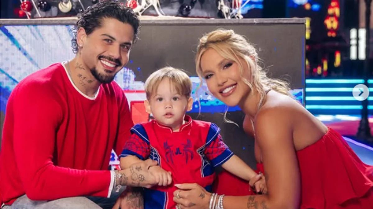 José Leonardo ganha festão de 2 anos com família reunida