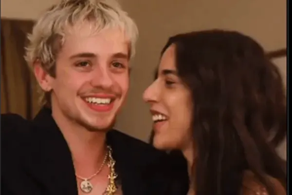 Juliano Floss anuncia fim do namoro com Marina Sena