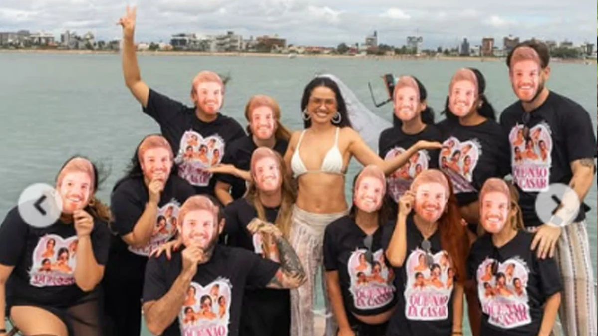 Juliette celebra despedida com camiseta "A que disse que não ia casar!"