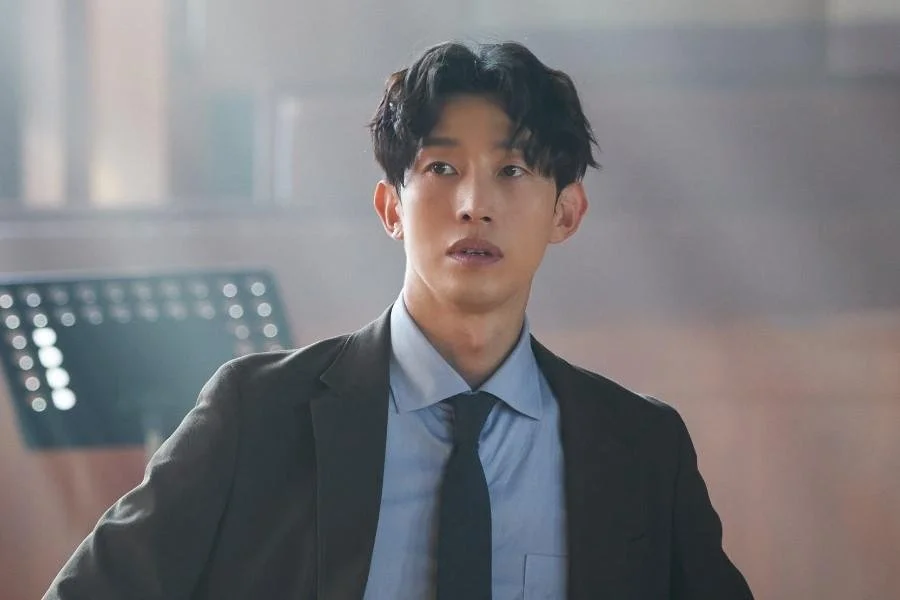 Kang Ki Young é o amigo leal em Reawaken Man: The Red