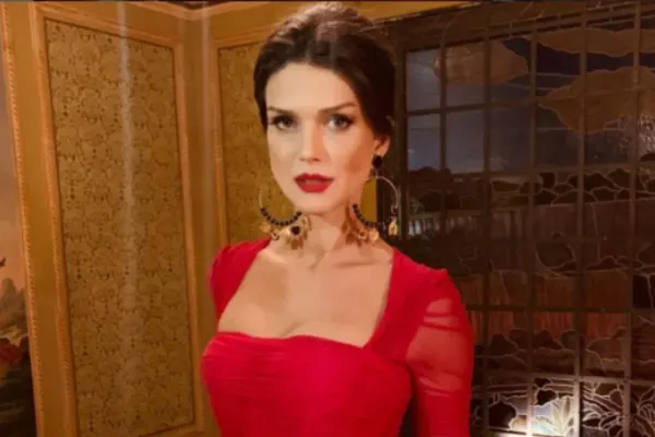 Karina Zeviani: cantora morre aos 51 após luta contra câncer