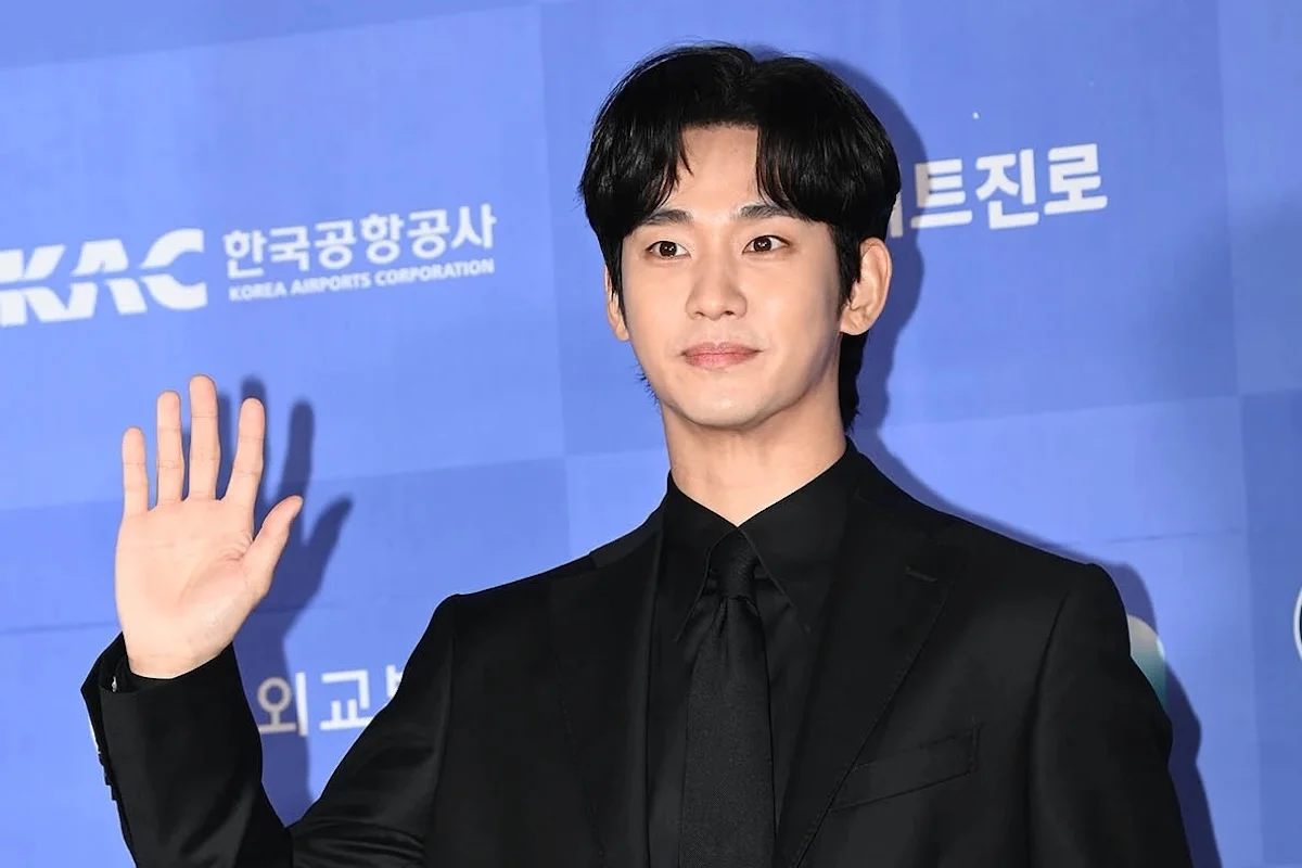 Kim Soo Hyun confirmado como apresentador no The Fact Music Awards