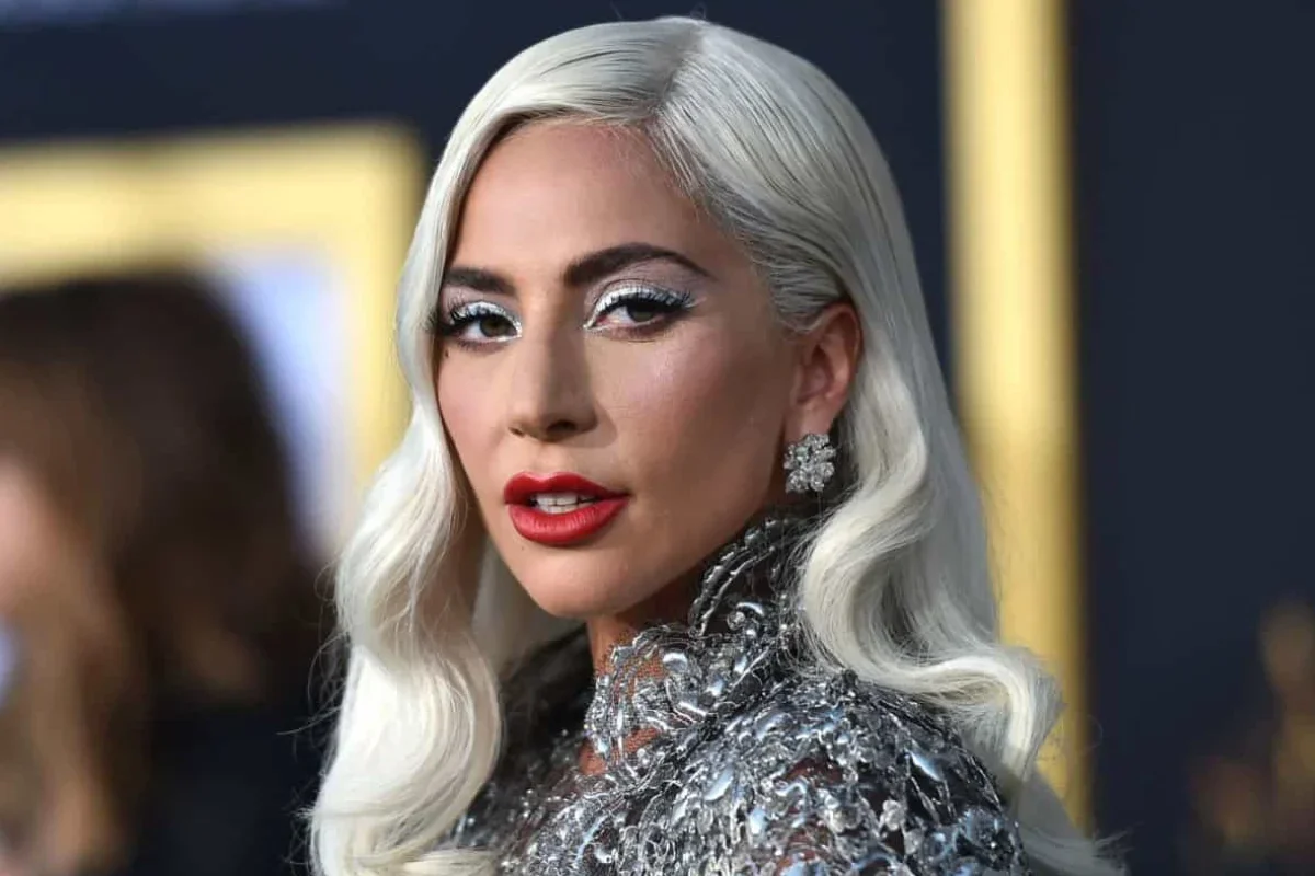 Lady Gaga: relatos apontam que filha nasceu por barriga de aluguel