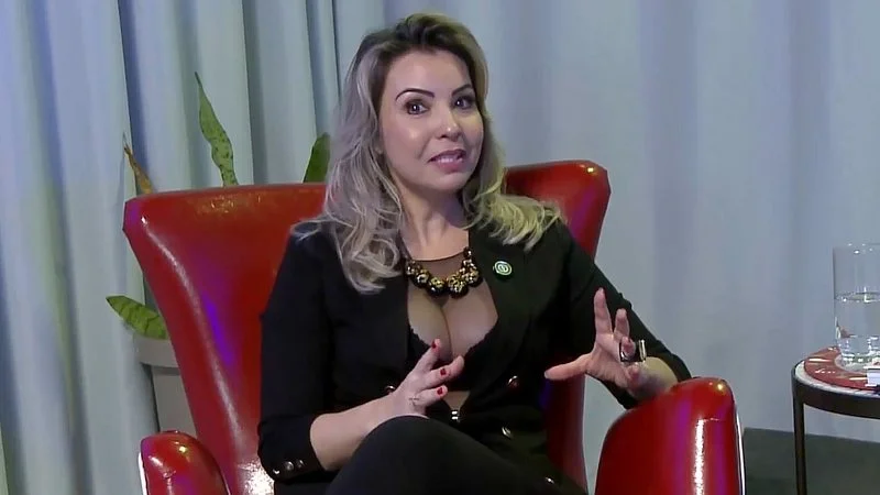 Lady Lu relembra primeiro encontro com Mister Sam aos 14
