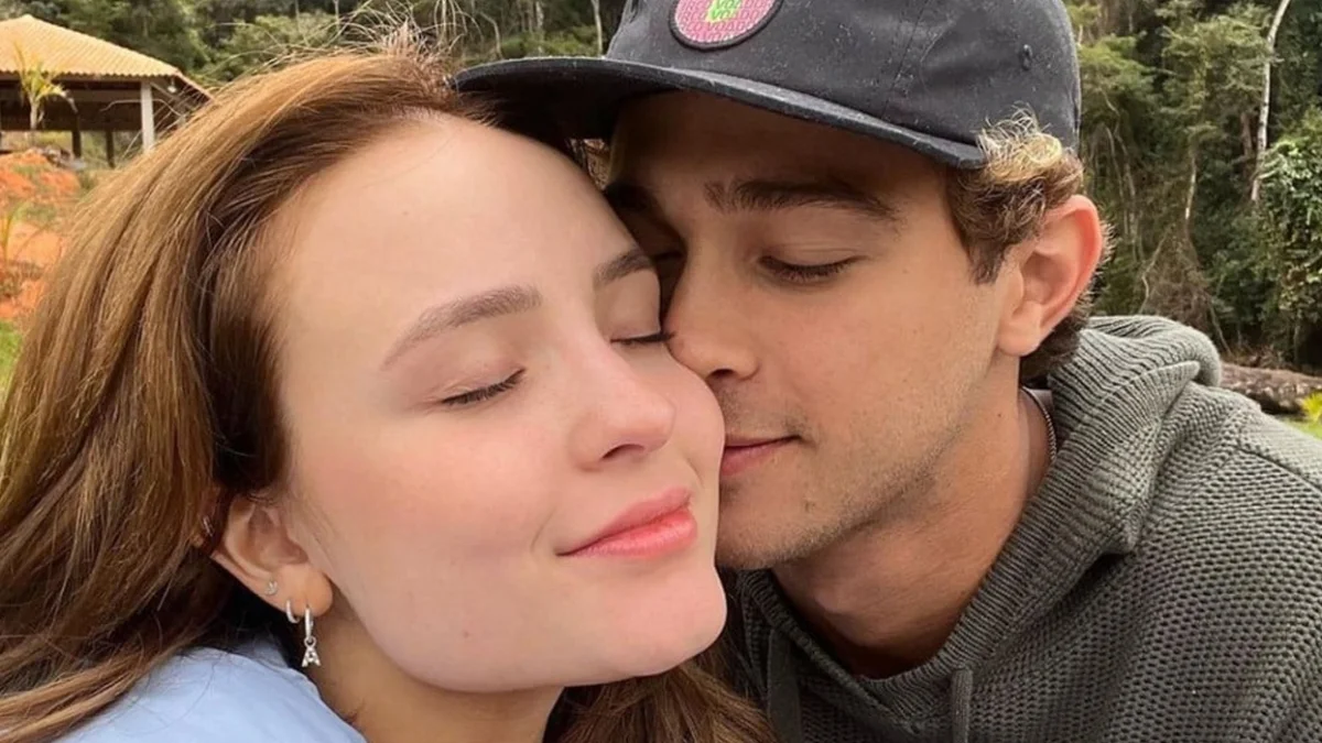 Larissa Manoela celebra André Luiz em final de Coração Acelerado