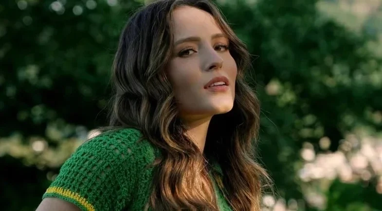 Larissa Manoela recupera fonogramas e acesso a canais