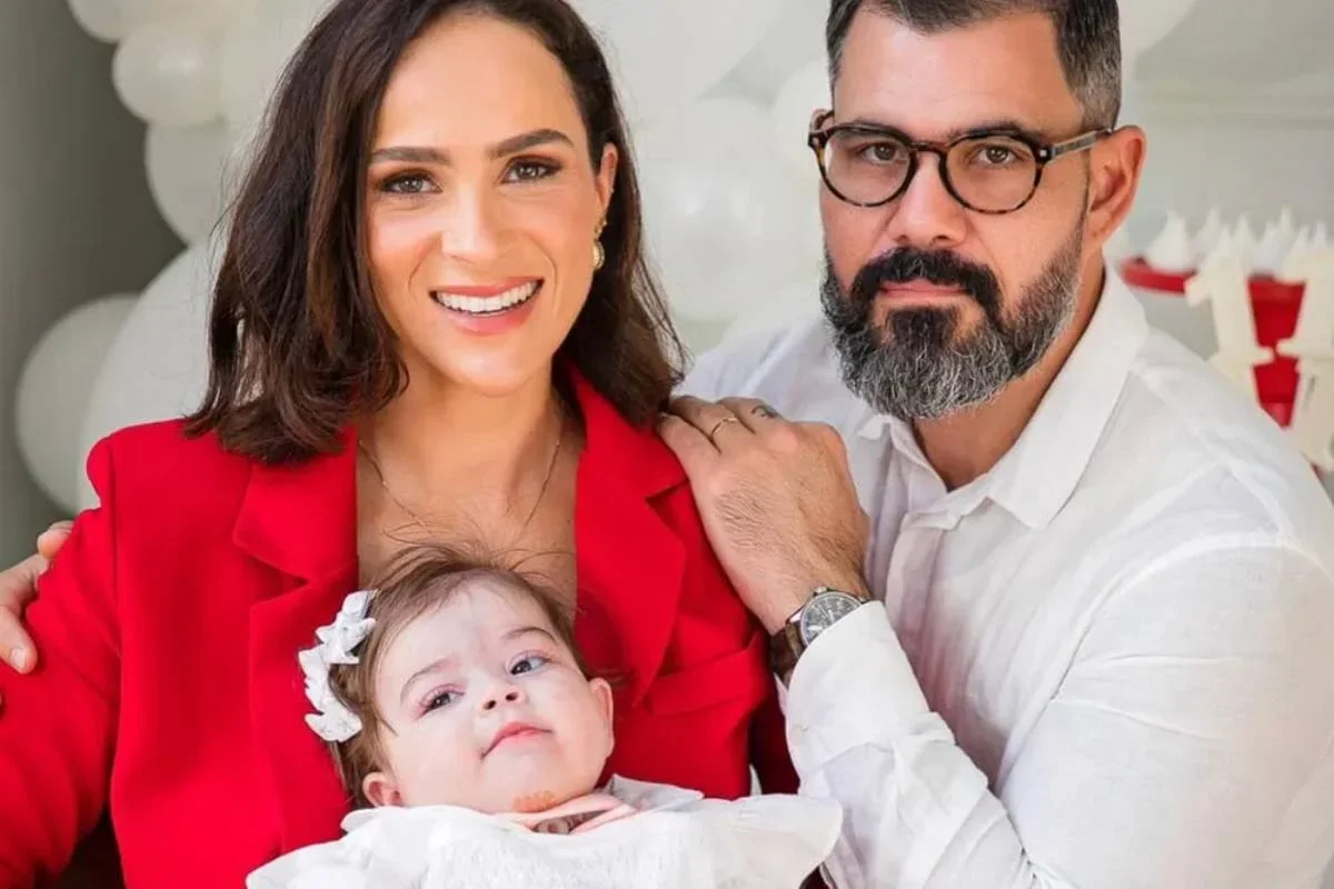 Letícia Cazarré rebate críticas por cortar cabelo na internação