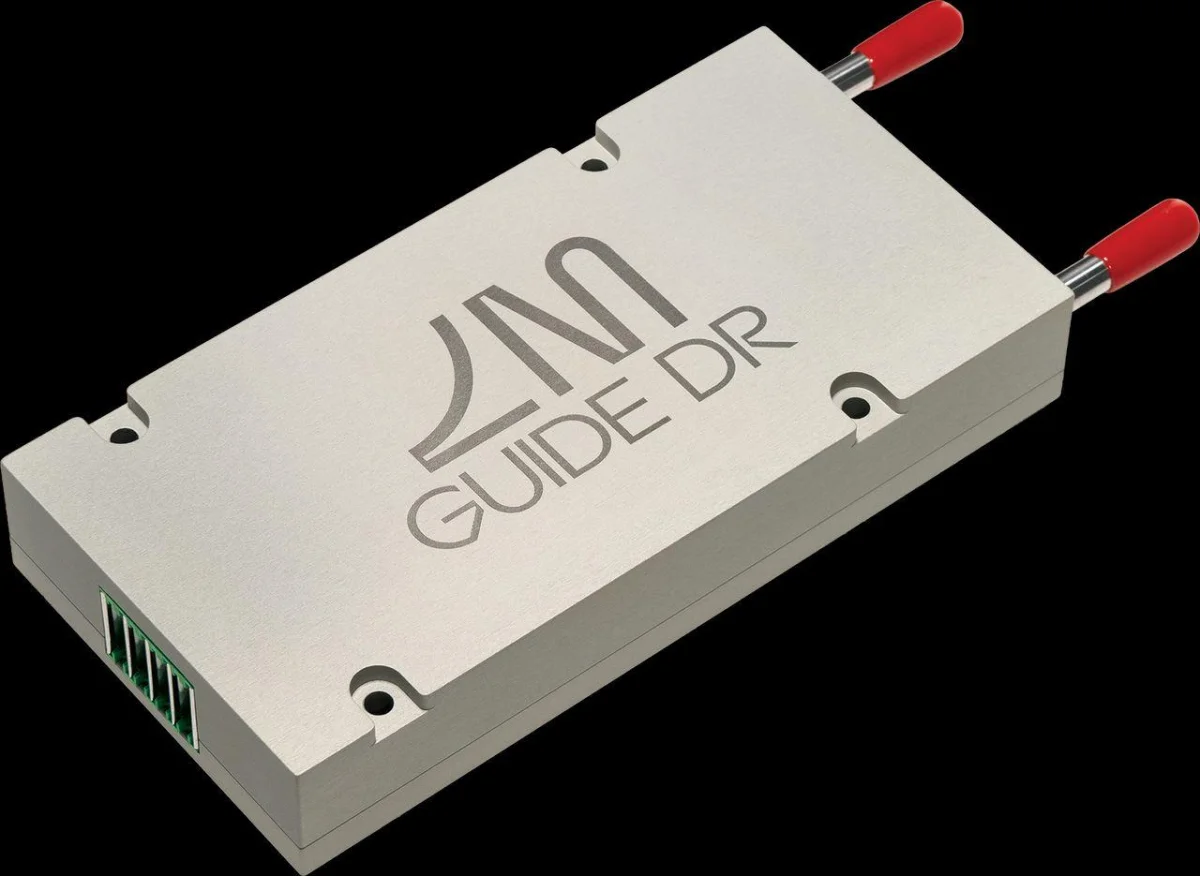 Lightmatter empacota 204,8 Tbps ópticos em 1U compacta