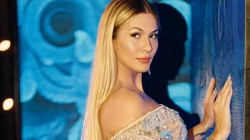 Lívia Andrade nega affair com Pedro Scooby após encontro na Beija‑Flor