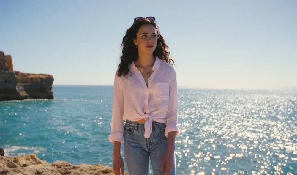 Love of Your Life: Qualley sustenta drama bonito, mas emocionalmente raso
