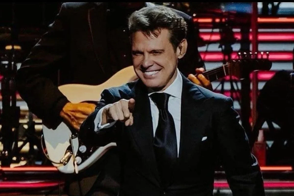 Luis Miguel recebe alta após cirurgia delicada em Nova York