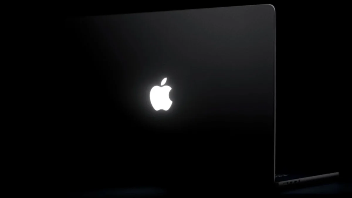 MacBook Pro: logotipo iluminado volta e reage ao brilho da tela