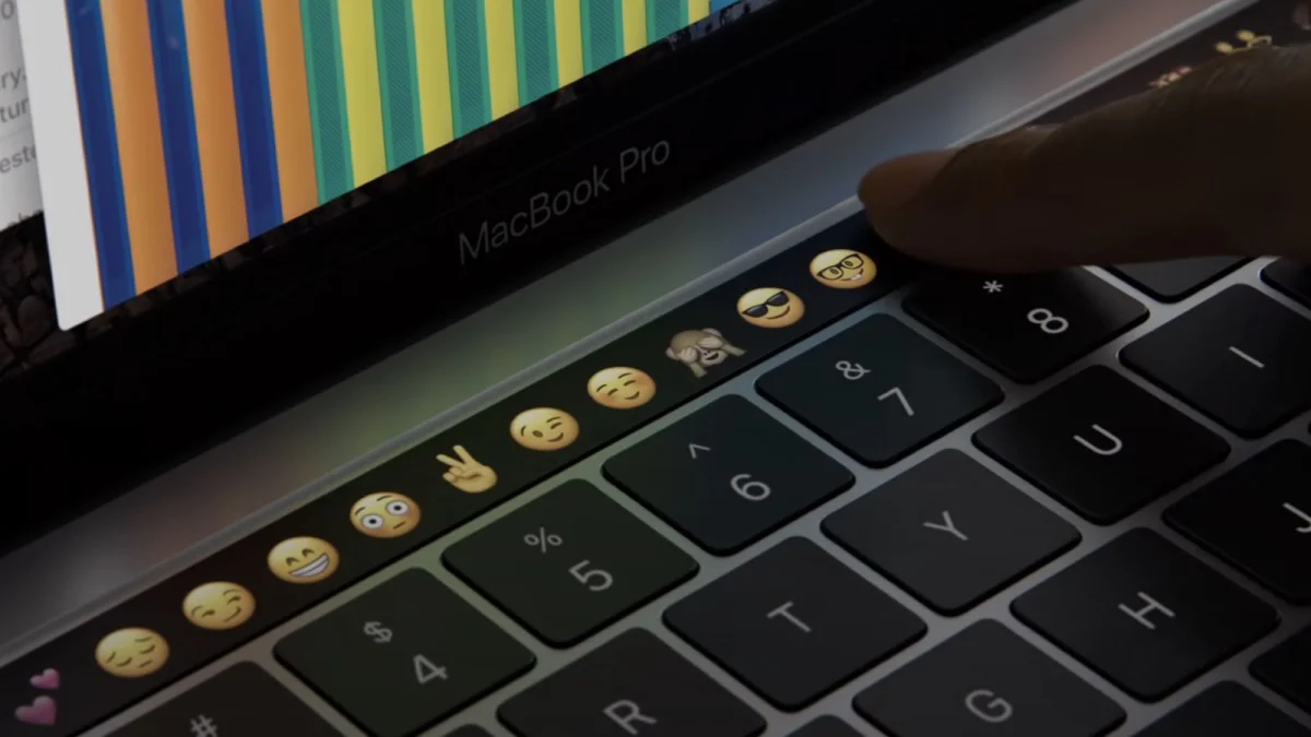 MacBook Pro: Touch Bar completa 10 anos e sai de linha