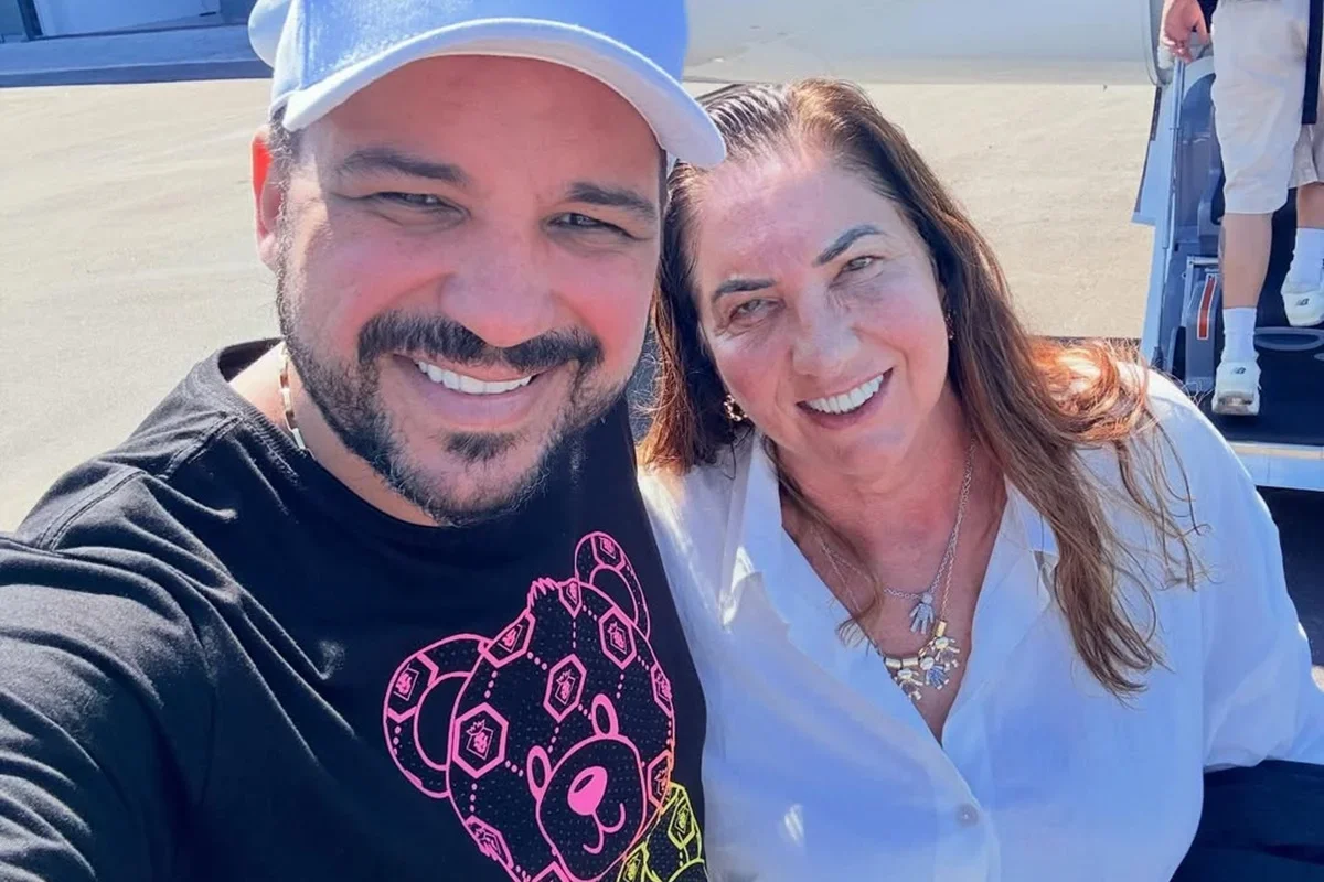 Margareth Serrão se declara a Danilo Sanfoneiro no aniversário