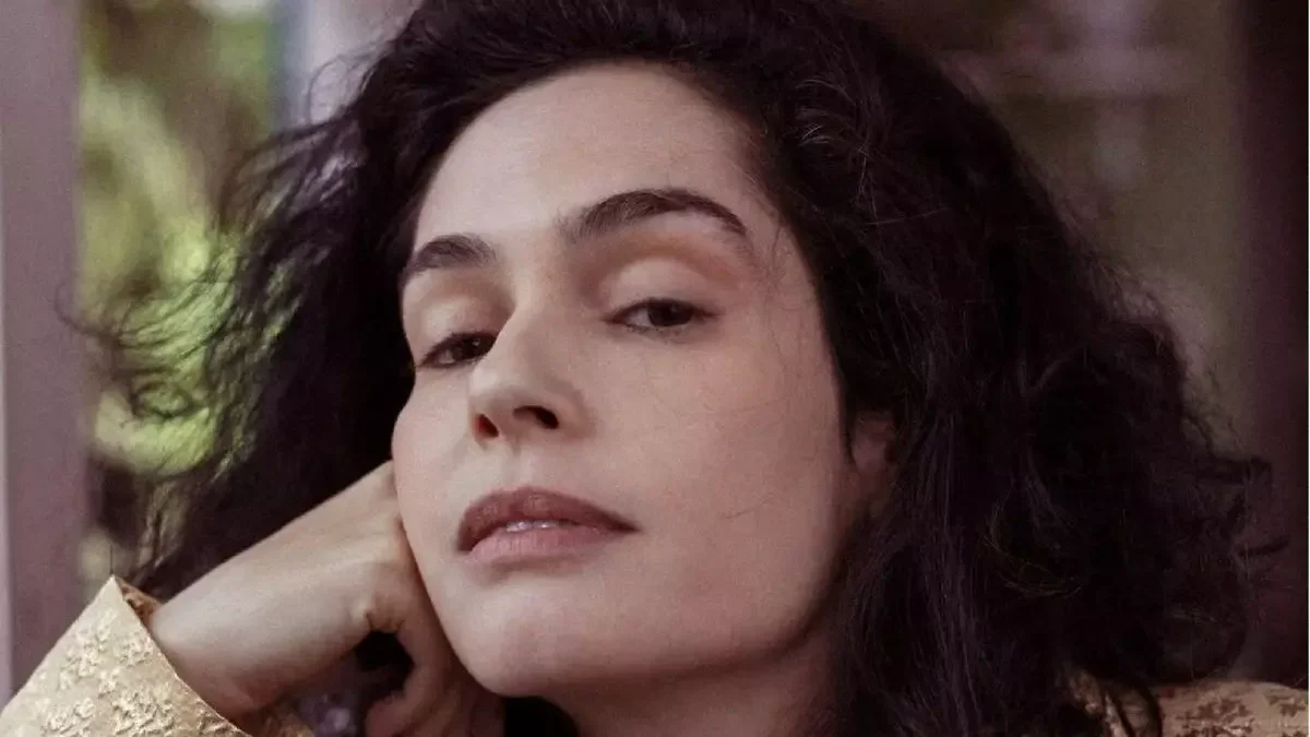 Maria Flor admite ciúmes do enteado e revela dificuldade para ser madrasta