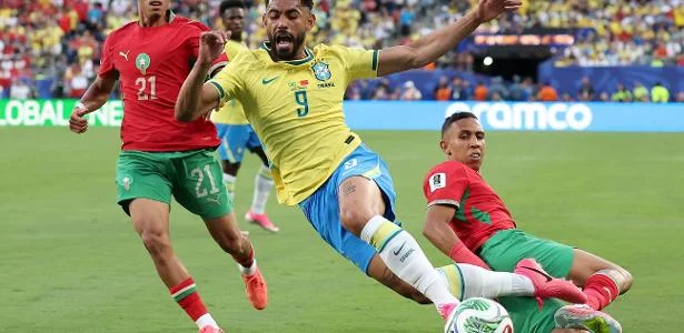 Matheus Cunha aumenta proteção a Vini Jr. e melhora Brasil