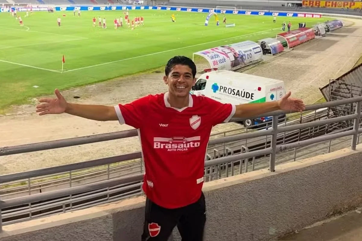 Matheus Fernandes Machado é deportado após detenção pelo ICE