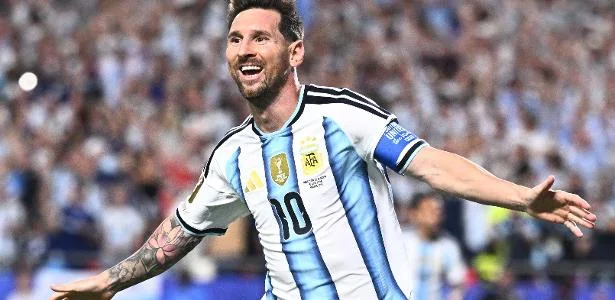 Messi no detalhe: 13 gols de esquerda e 4 de pênalti