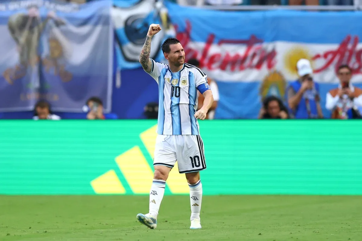 Messi vira alvo de memes; torcedores lembram Bruno Guimarães