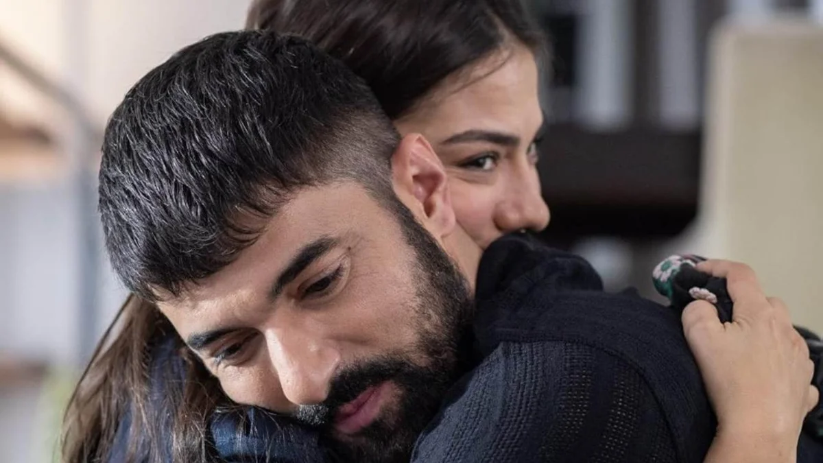 Meu Nome é Farah: Farah reencontra a mãe no desfecho