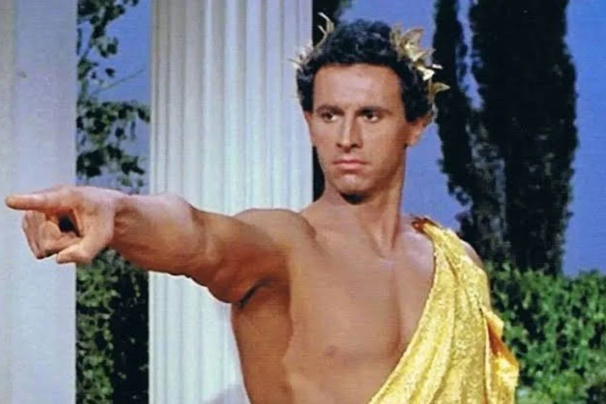 Michael Forest: Apolo de Jornada nas Estrelas morre aos 97 anos