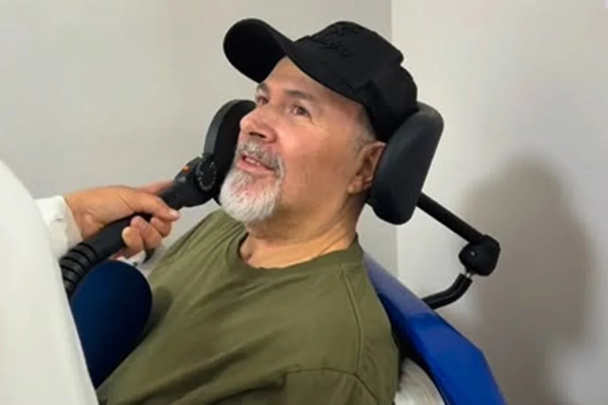 Mingau, do Ultraje a Rigor, muda visual durante reabilitação