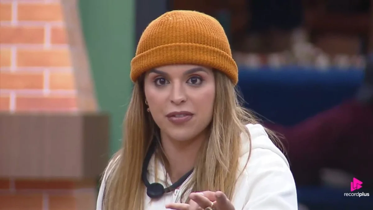 Mônica Fonseca acusa sororidade seletiva após comentário sobre Ariela