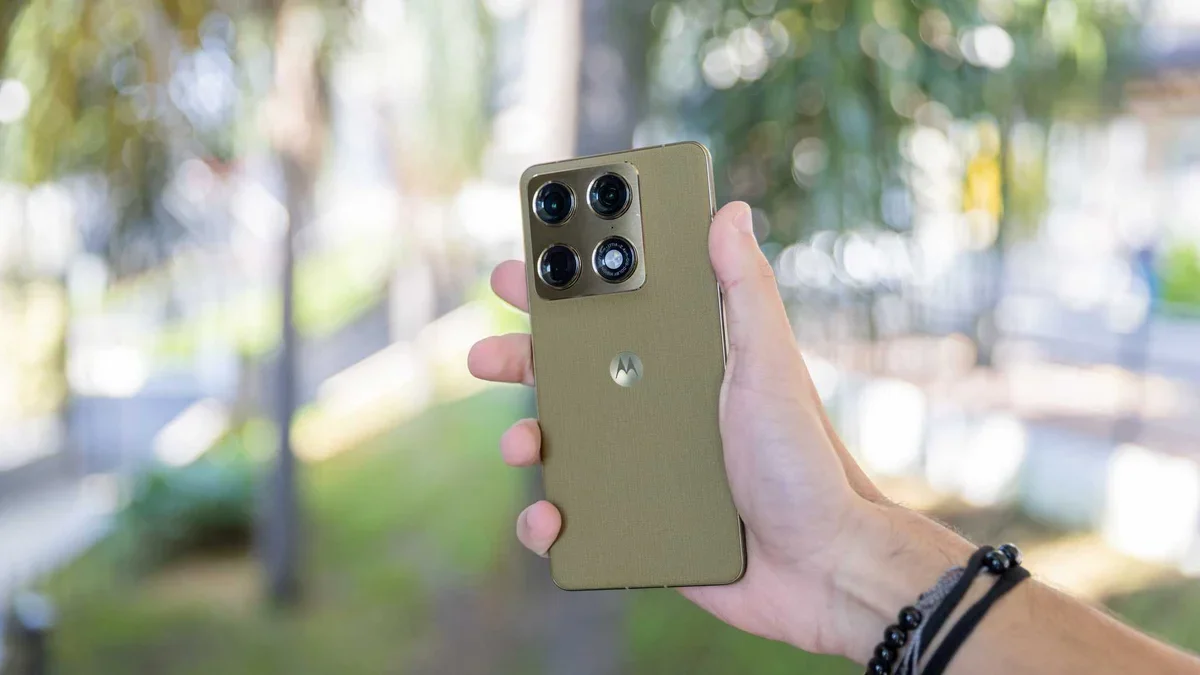 Motorola Signature: R$ 4.499 e câmera que supera iPhone em zoom