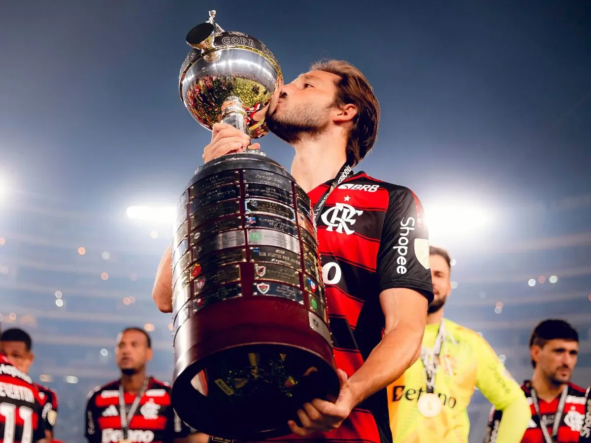 Multa de €1 milhão trava volta de Matías Viña ao River Plate