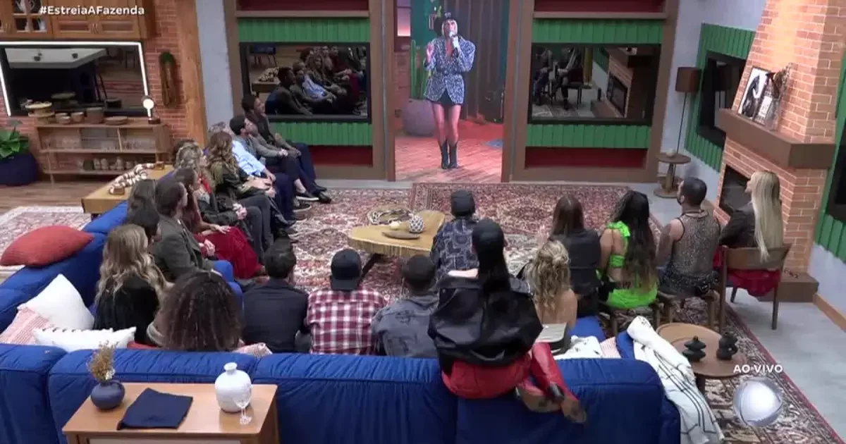 Murilo Dias em A Fazenda: flertou com Bruna Biancardi e carrega histórico polêmico