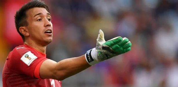 Muslera confirmado; Arábia aposta em herói da Copa