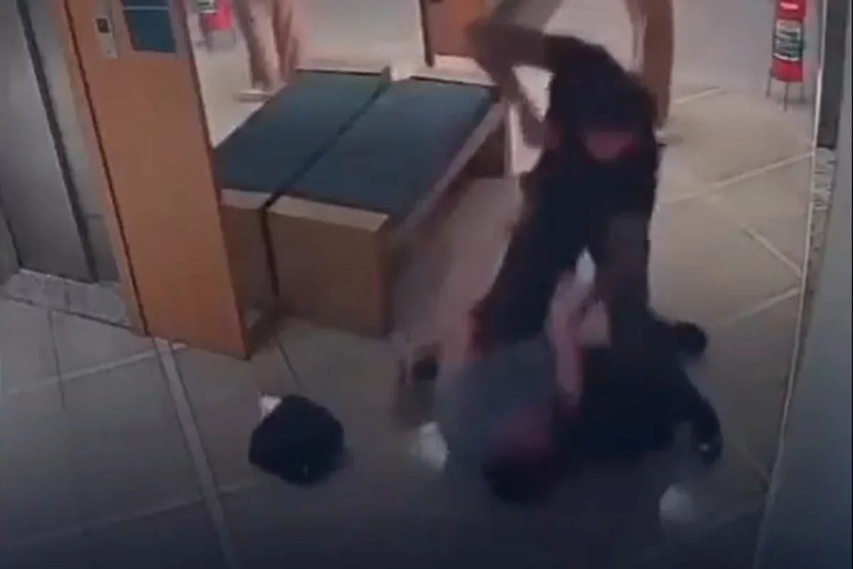 Namorado de Aline Mineiro deixa jovem desacordado em condomínio