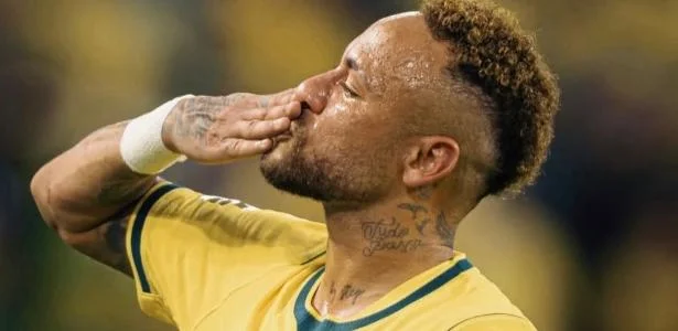 Neymar iguala Pelé, Cafu e Djalma: quatro Copas e retorno