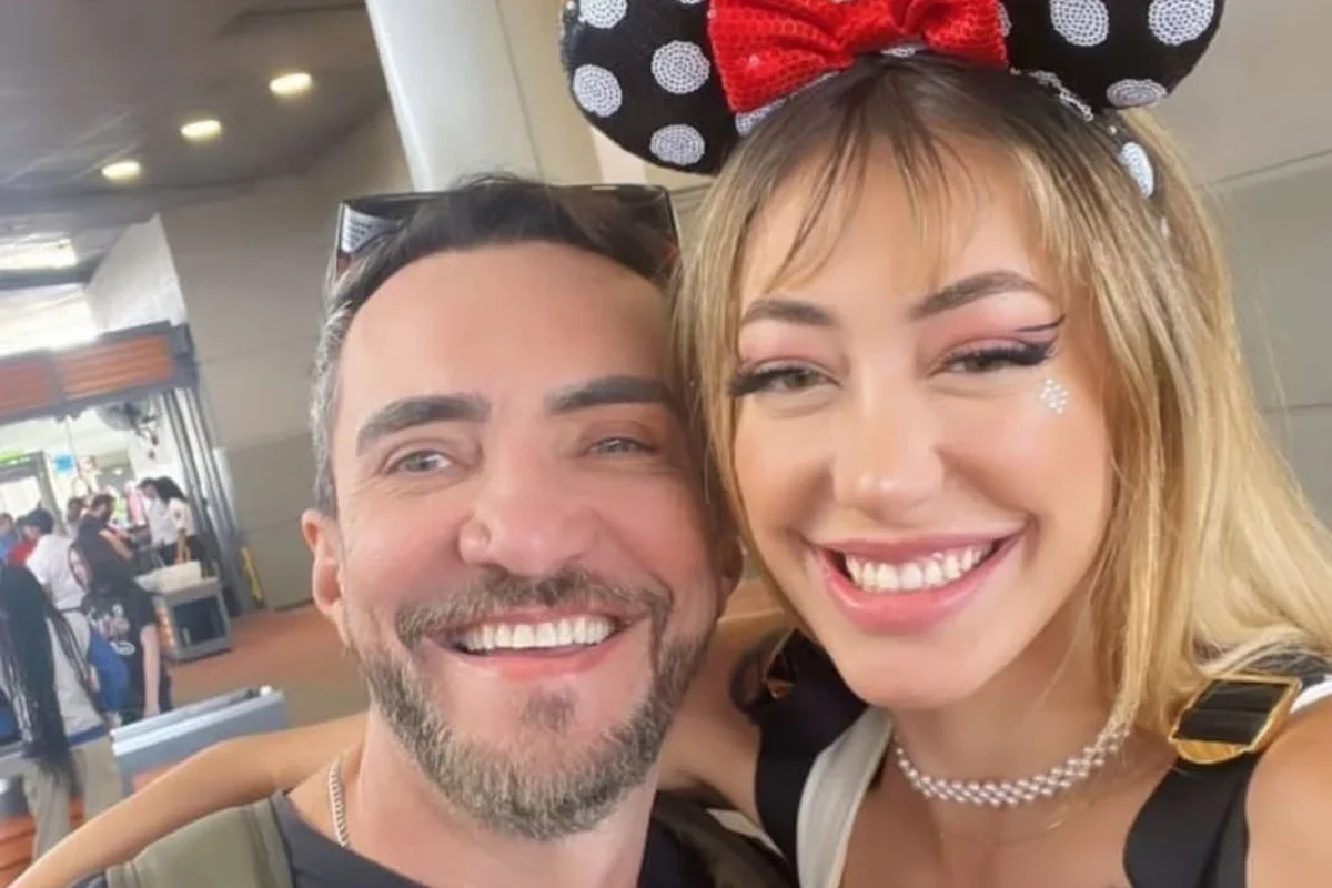 Nicole Louise: pai pede respeito após mensagens antigas
