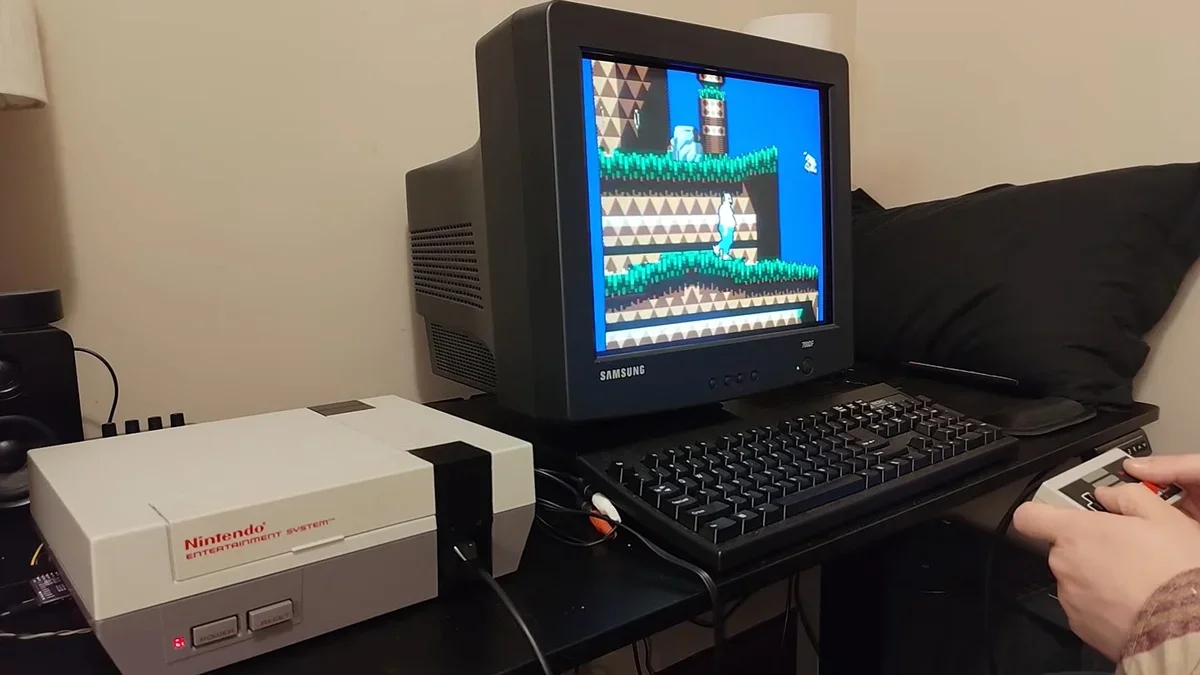 Nintendinho vira PC rodando Windows 98 com hardware modificado