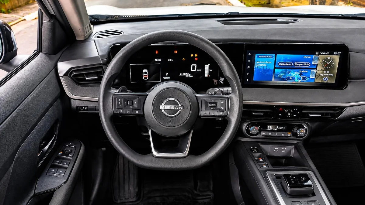Nissan reduz piano black e cromados para evitar marcas e desgaste