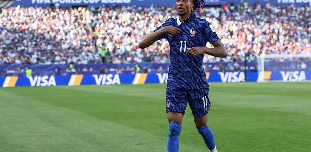 Olise x Brahim: duelo das assistências que pode decidir vaga