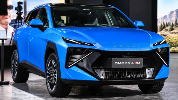 Omoda 4: primeiro SUV híbrido flex da marca chega importado