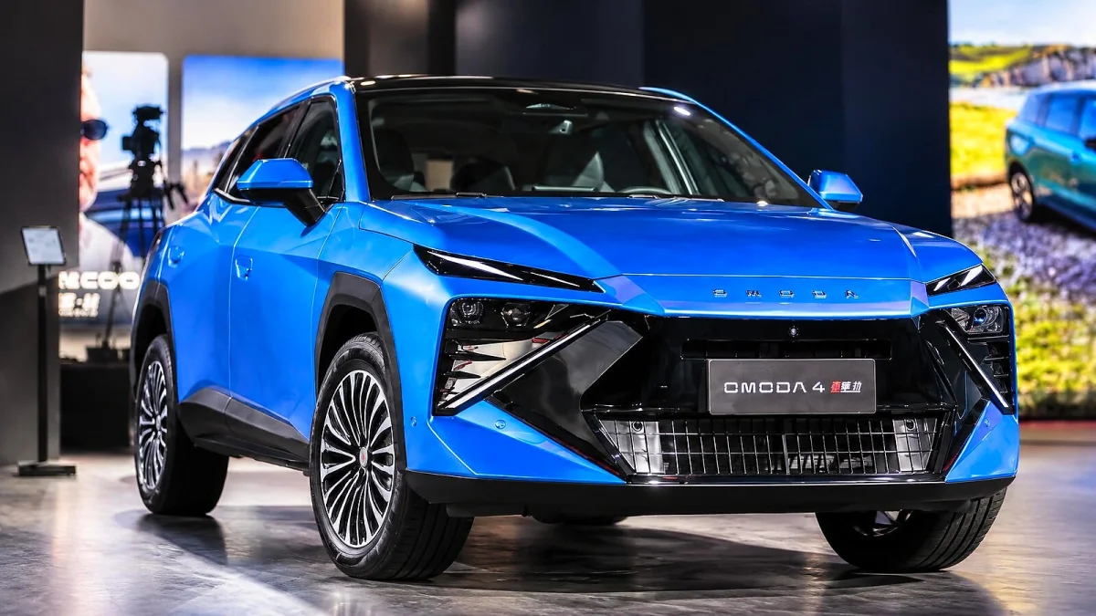 Omoda 4: SUV chega com híbrido de 224 cv e cabine inspirada em games