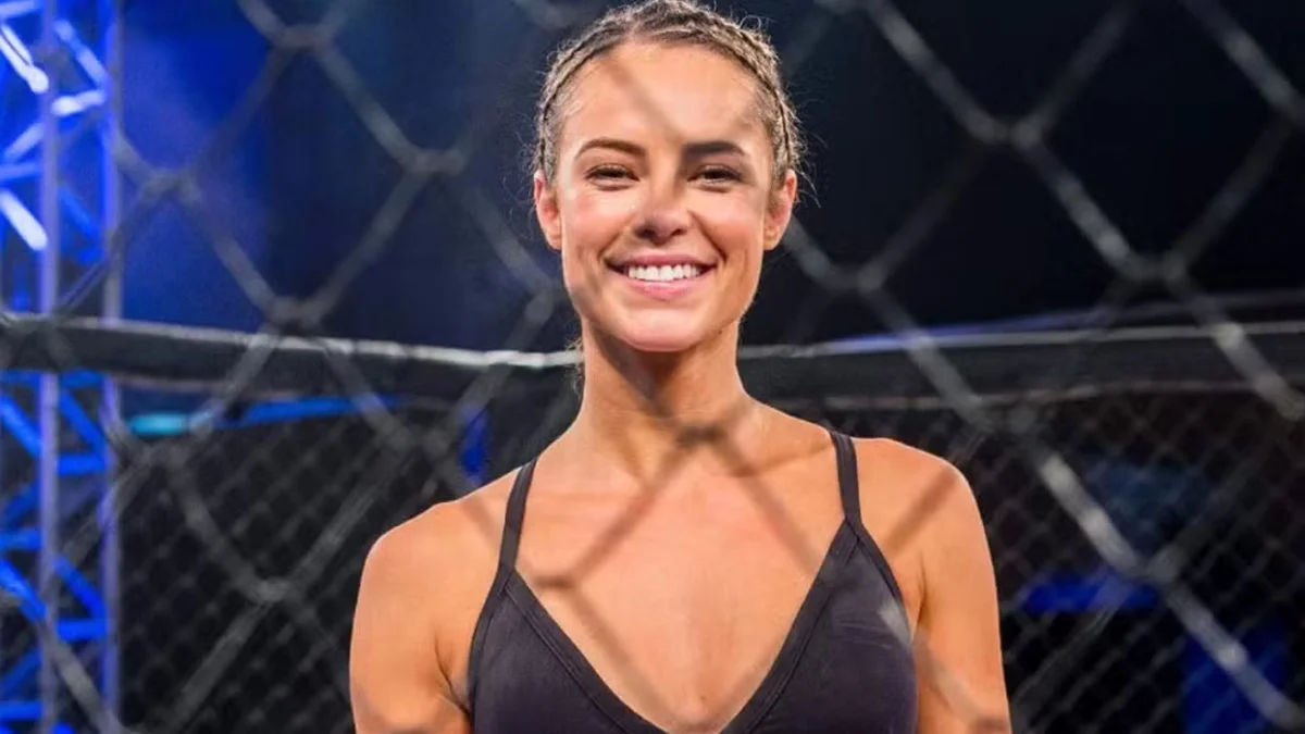 Paolla Oliveira exibe treino intenso de boxe