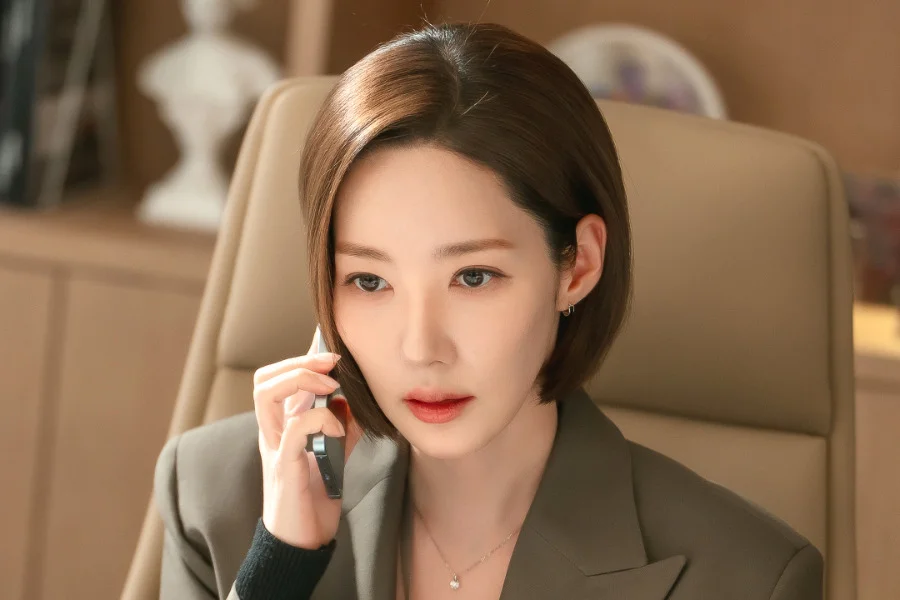 Park Min Young assume papel de gerente workaholic em Nine to Six