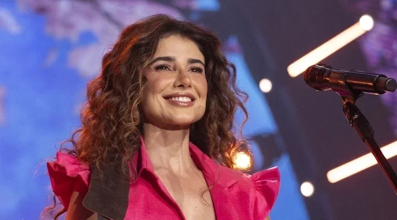 Paula Fernandes lança "Era Eu": música que resgata a infância