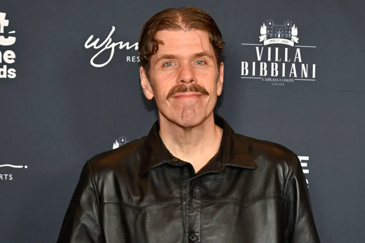 Perez Hilton internado; mãe solicita guarda temporária dos 3 filhos