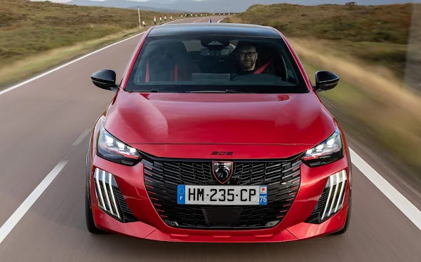 Peugeot E-208 GTI: 281 cv e preço de €42 mil na Europa