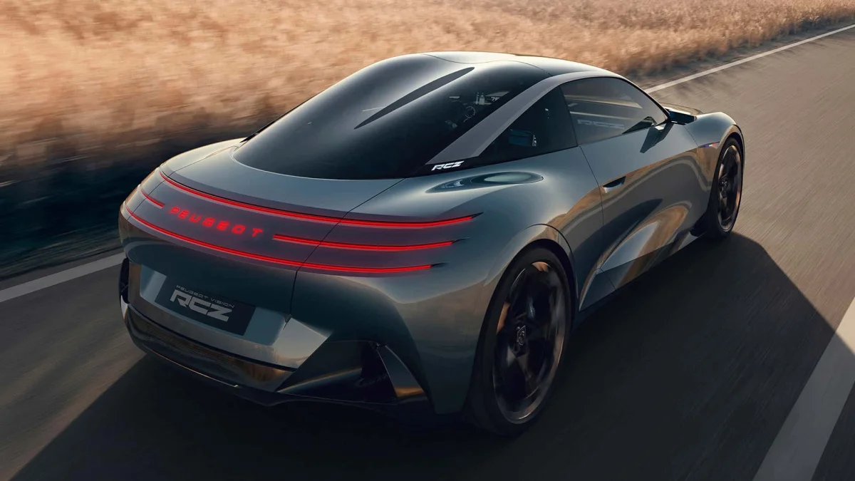 Peugeot RCZ volta com teto 'double-bubble' em destaque