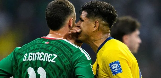 Piero Hincapié expulso pela 'lei Vini Jr.'; Equador cai no Azteca