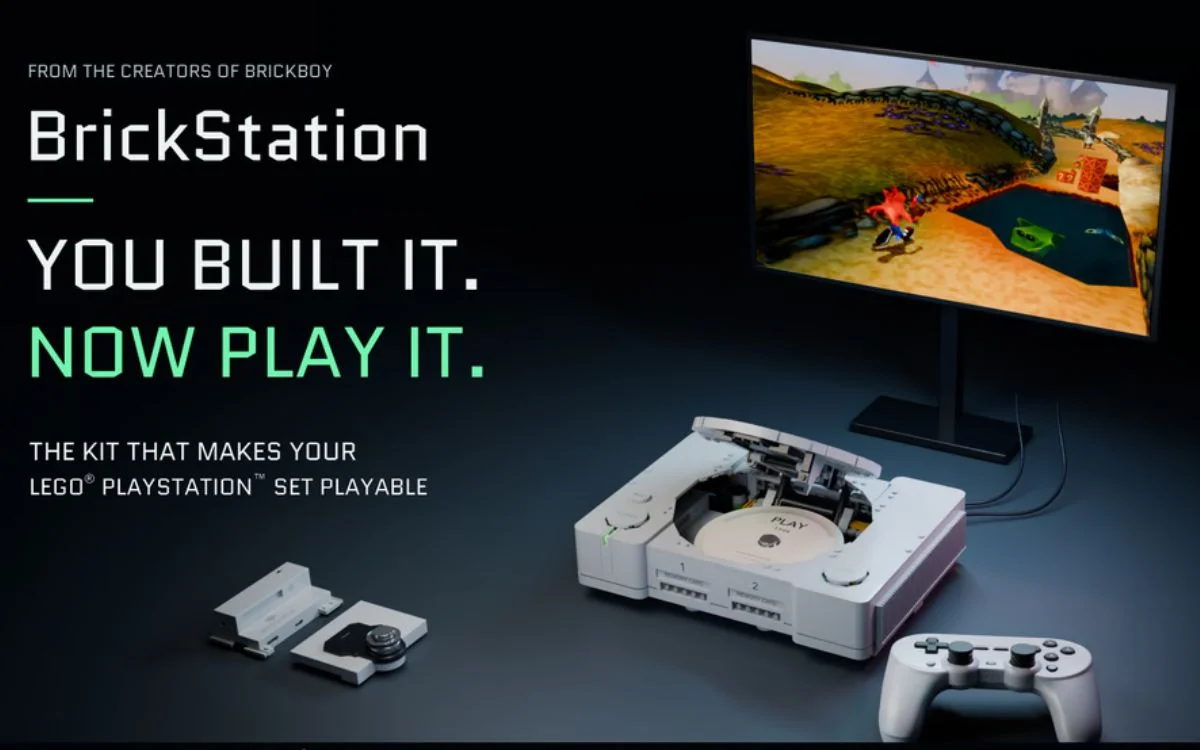 PlayStation de LEGO vira jogável com acessório BrickStation