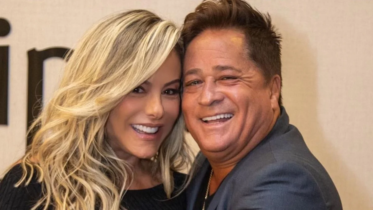 Poliana Rocha declara 'Eu amo você' a Leonardo em rede social