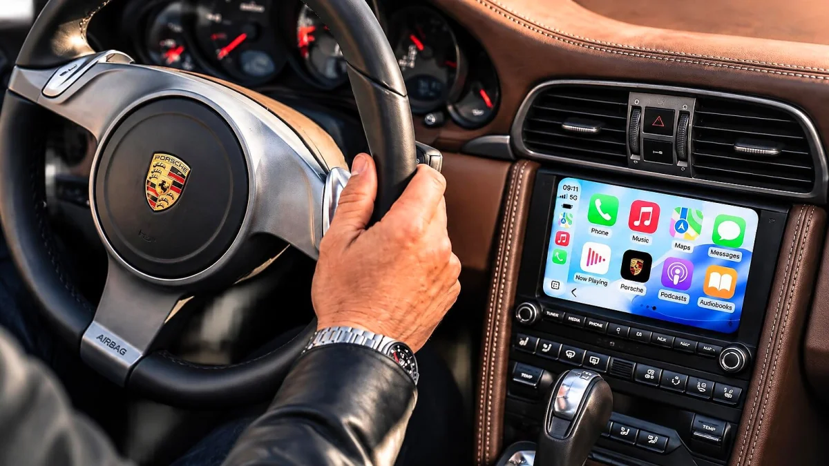Porsche PCCM Plus leva CarPlay sem fio a 300 mil clássicos